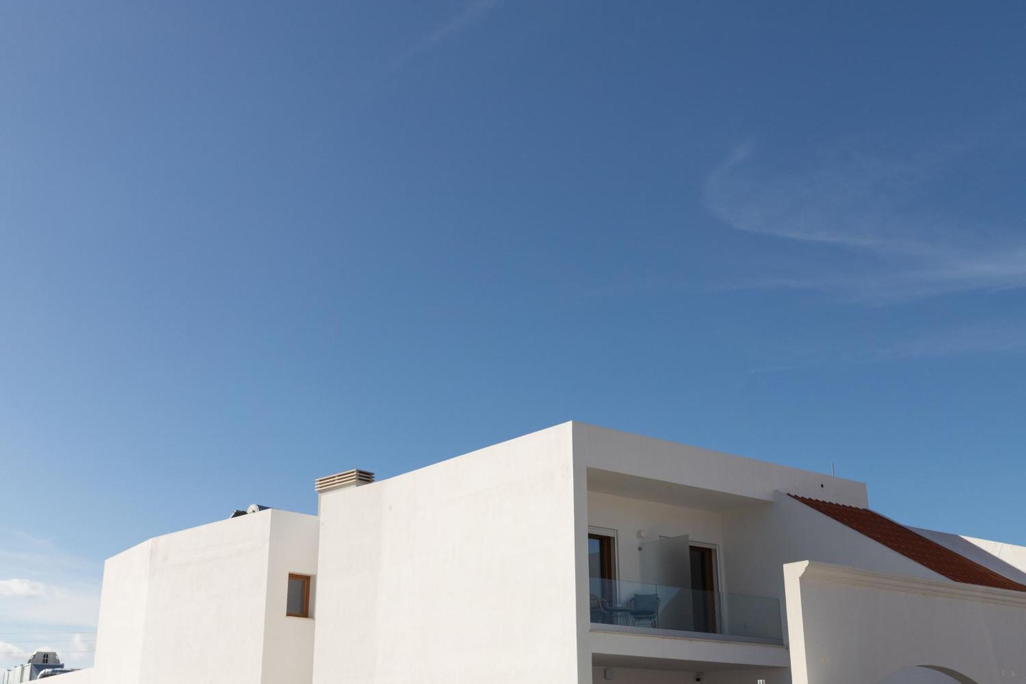 Blank - Alojamento Local Santo Estevao  Exterior photo